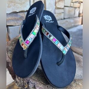 Yellow Box Jubilee Jewel-Embellished Black leather upper Flip Flops Sz-8. A
